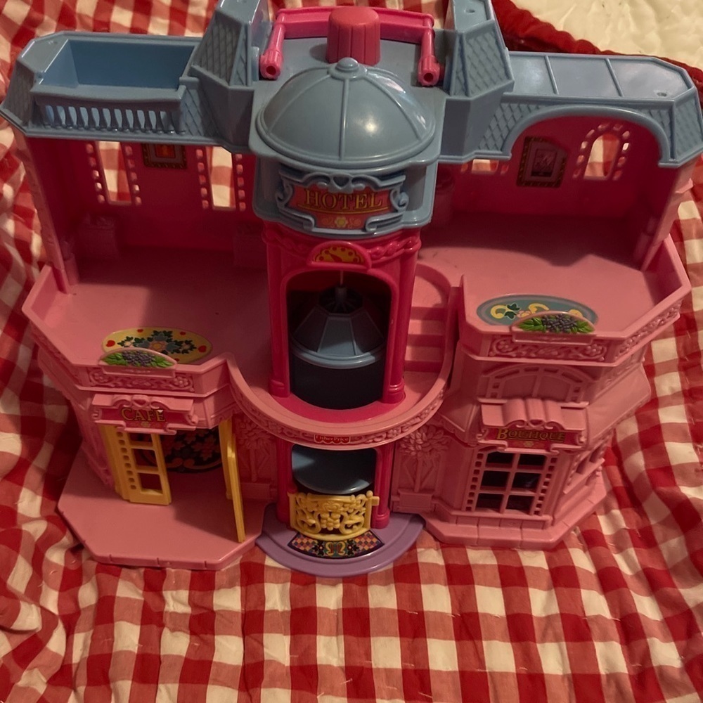 Fisher Price Sweet Streets Hotel without Figures And Furniture